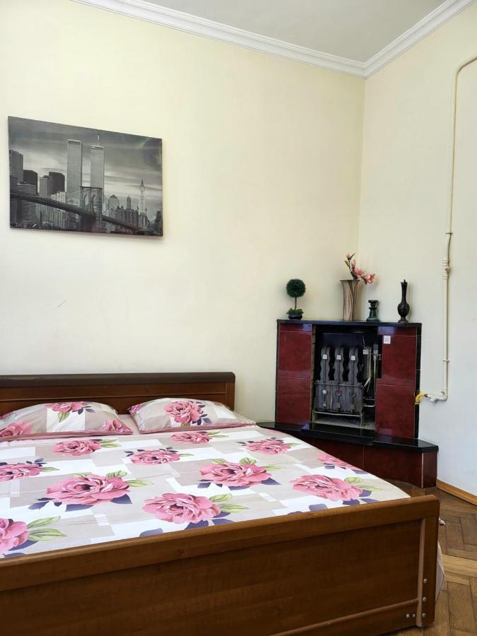 Затишна Оселя Apartment Lviv Ngoại thất bức ảnh
